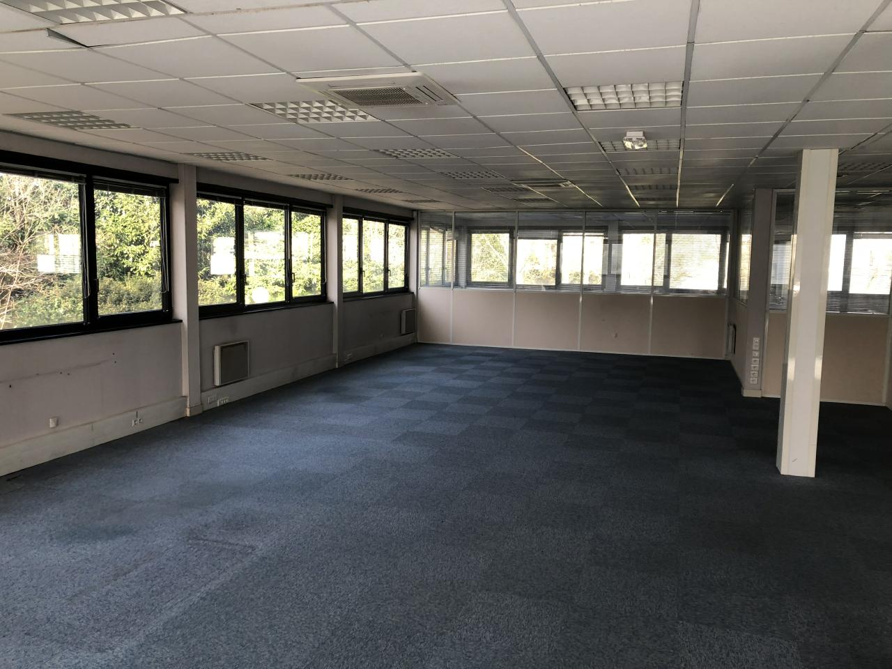 Bureau Saint-Avertin 431m² Location bureau Saint-Avertin Indre-et-Loire OLBUR2113744 1